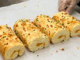  Bánh mì CHÀ BÔNG CUỘN TRỨNG MUỐI 