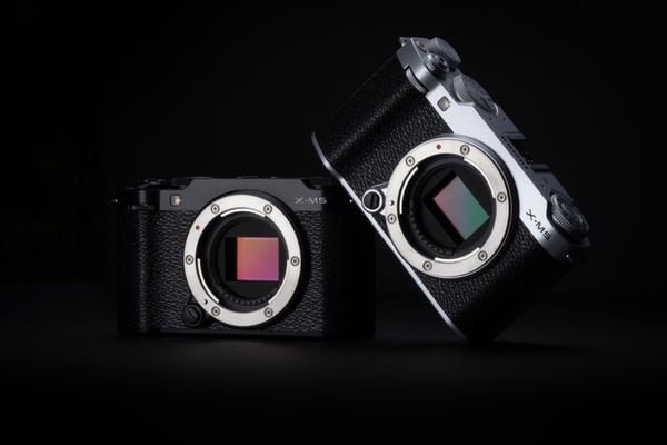 FUJIFILM X-M5