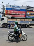  30*60 RM3601D2 Gạch ốp tường Đậm (men mờ) royal th/6v/1.08m 