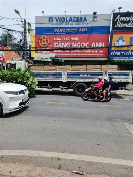  30*60 RM3601 Gạch ốp tường Nhạt (men mờ) royal th/6v/1.08m 