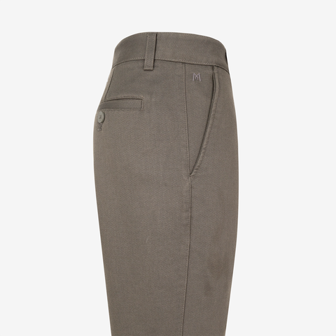 Quần kaki nam Regular Fit không ly mã Q2M578R0-CNIN 682-2701-0