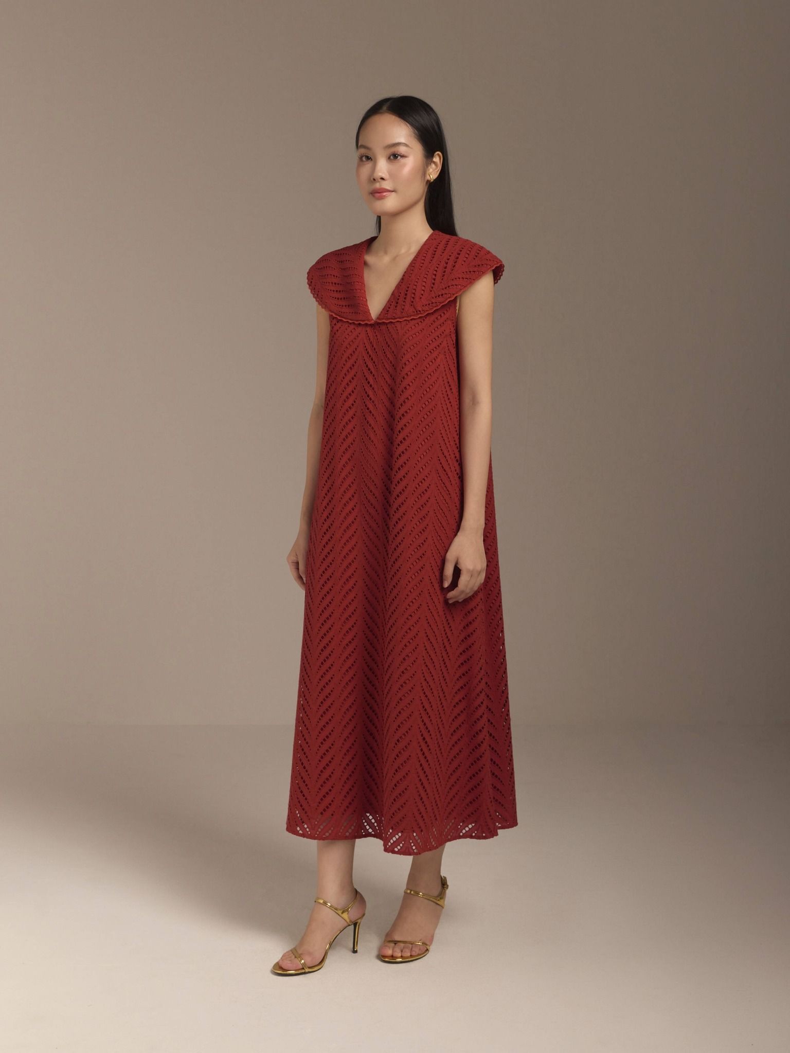  Đầm cotton thêu cổ lá sen Mauve Lotus leaf collar dress 