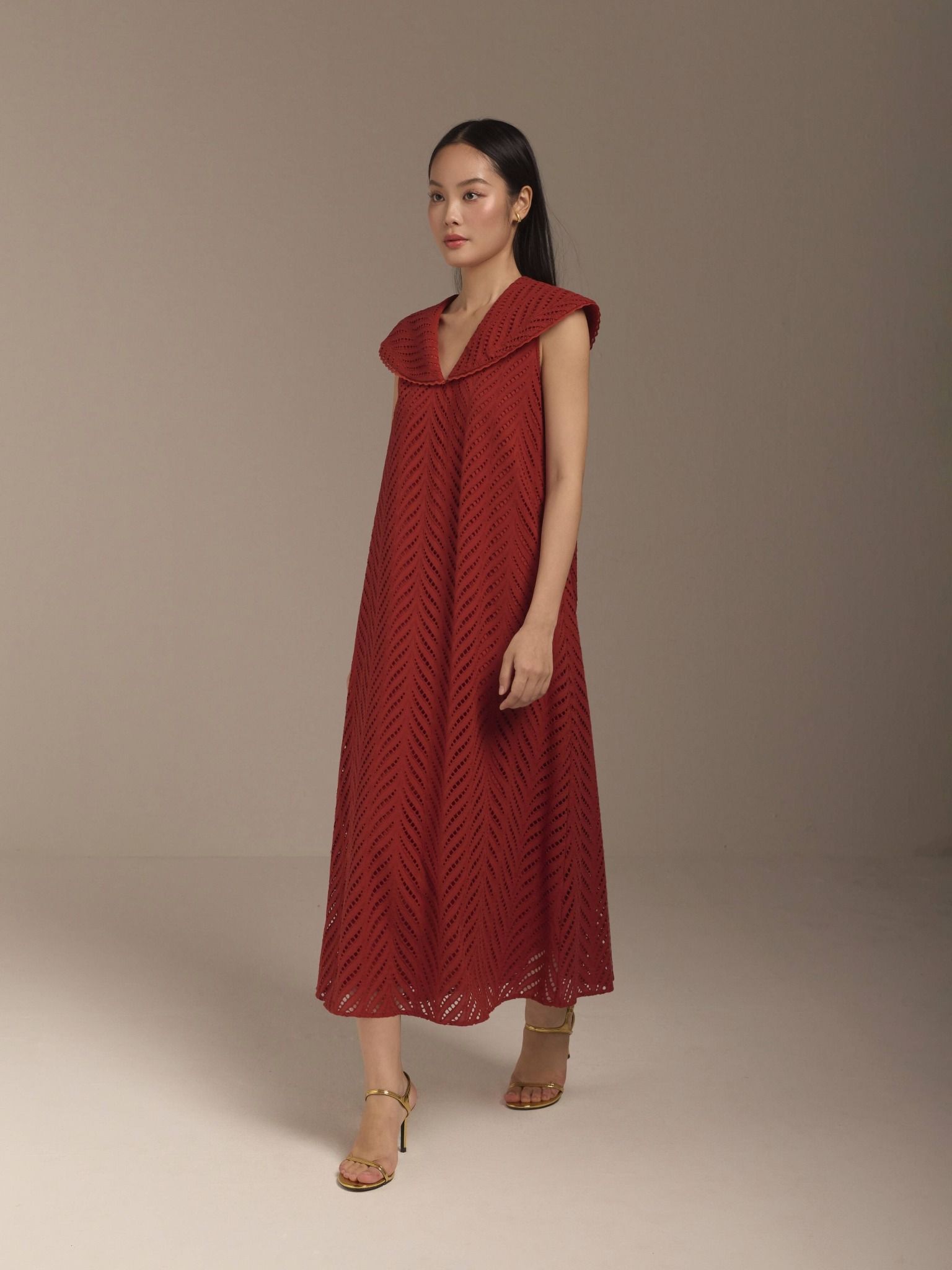  Đầm cotton thêu cổ lá sen Mauve Lotus leaf collar dress 