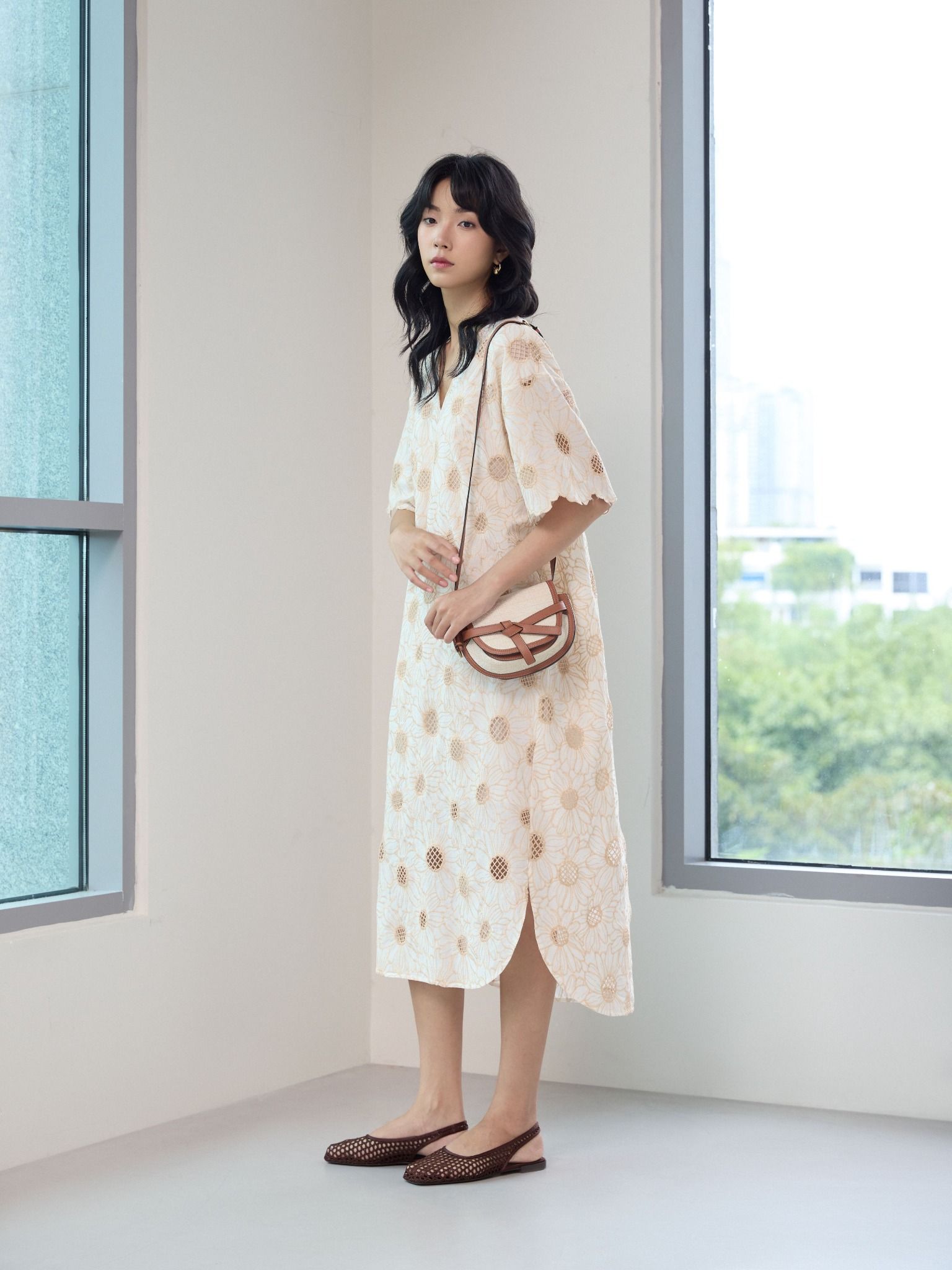  Đầm cotton thêu Mauve V neck dress 