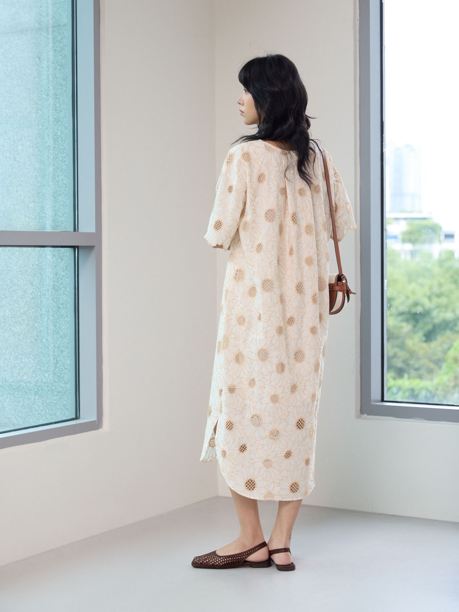  Đầm cotton thêu Mauve V neck dress 