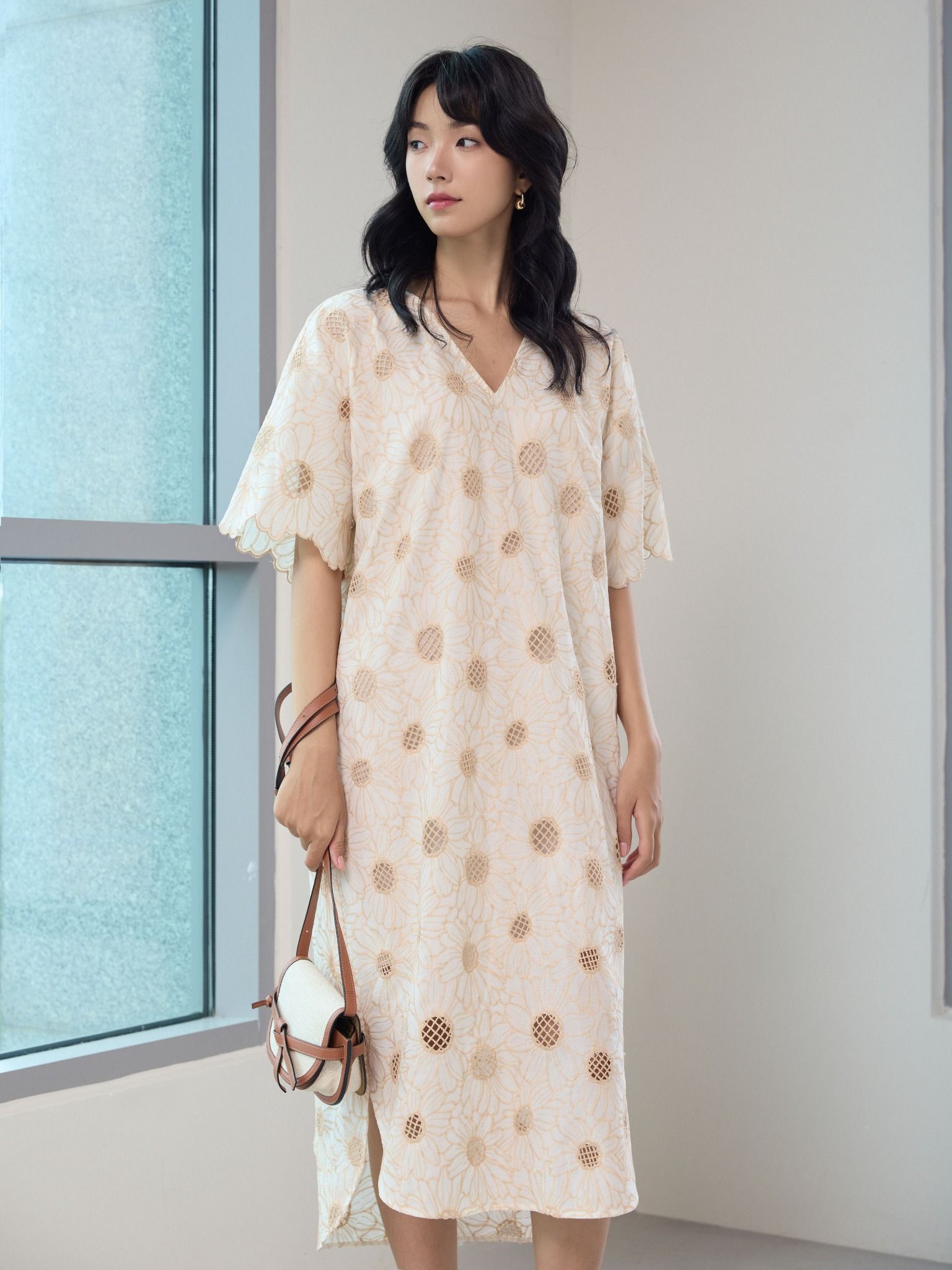  Đầm cotton thêu Mauve V neck dress 