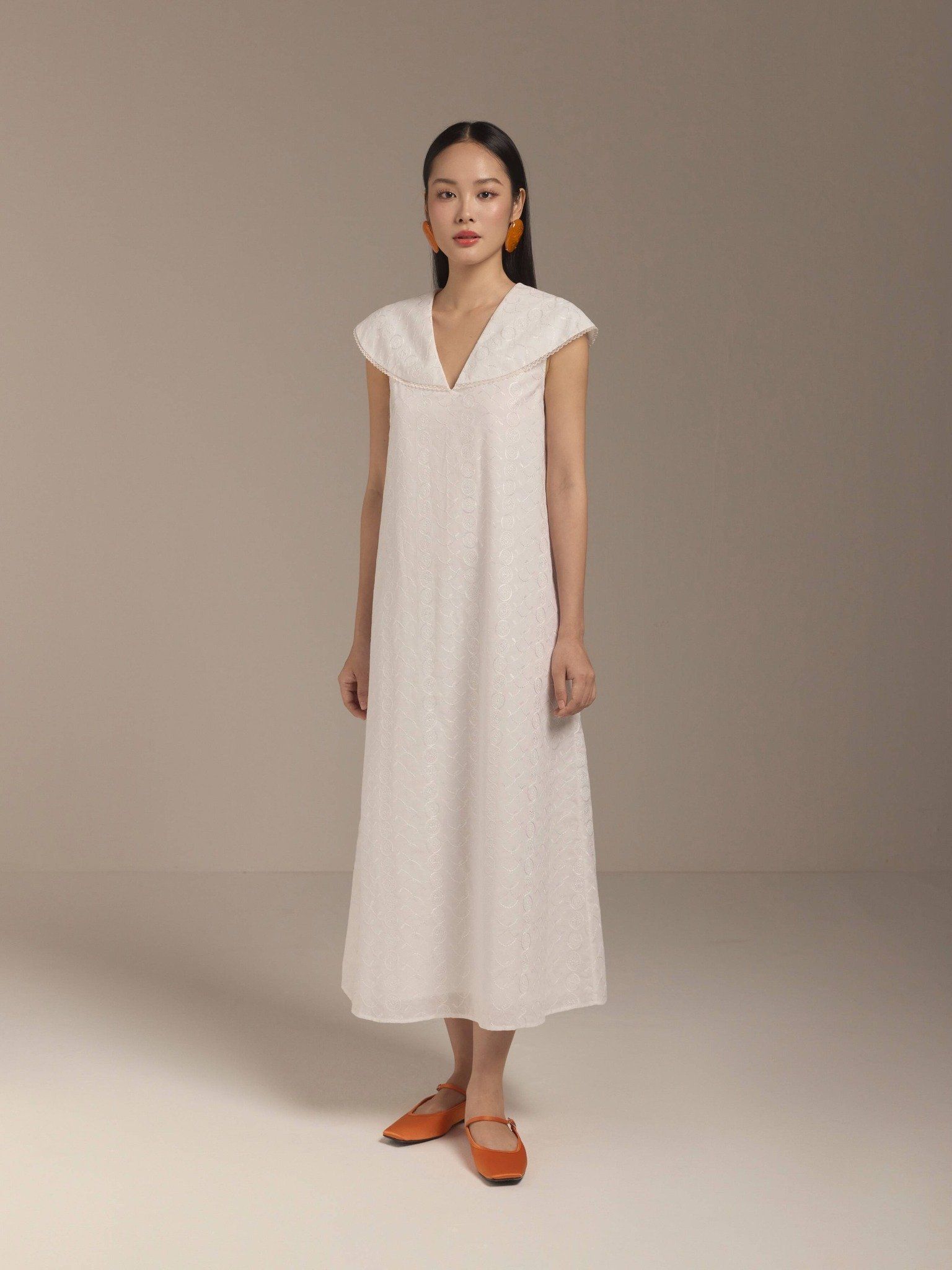  Đầm cotton thêu cổ lá sen Mauve Lotus leaf collar dress 