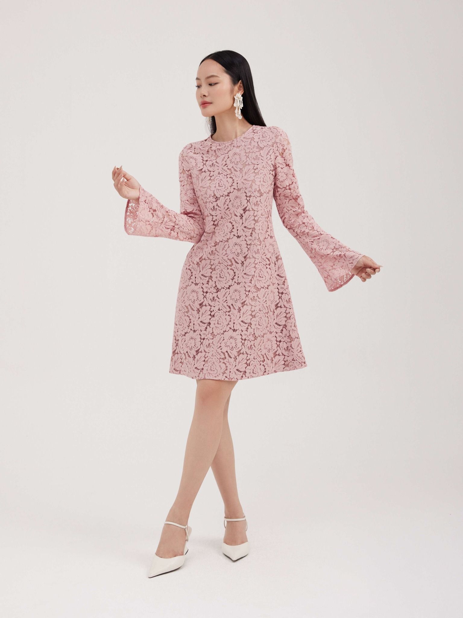  Đầm ren tay loe Mauve Flared Lace dress 