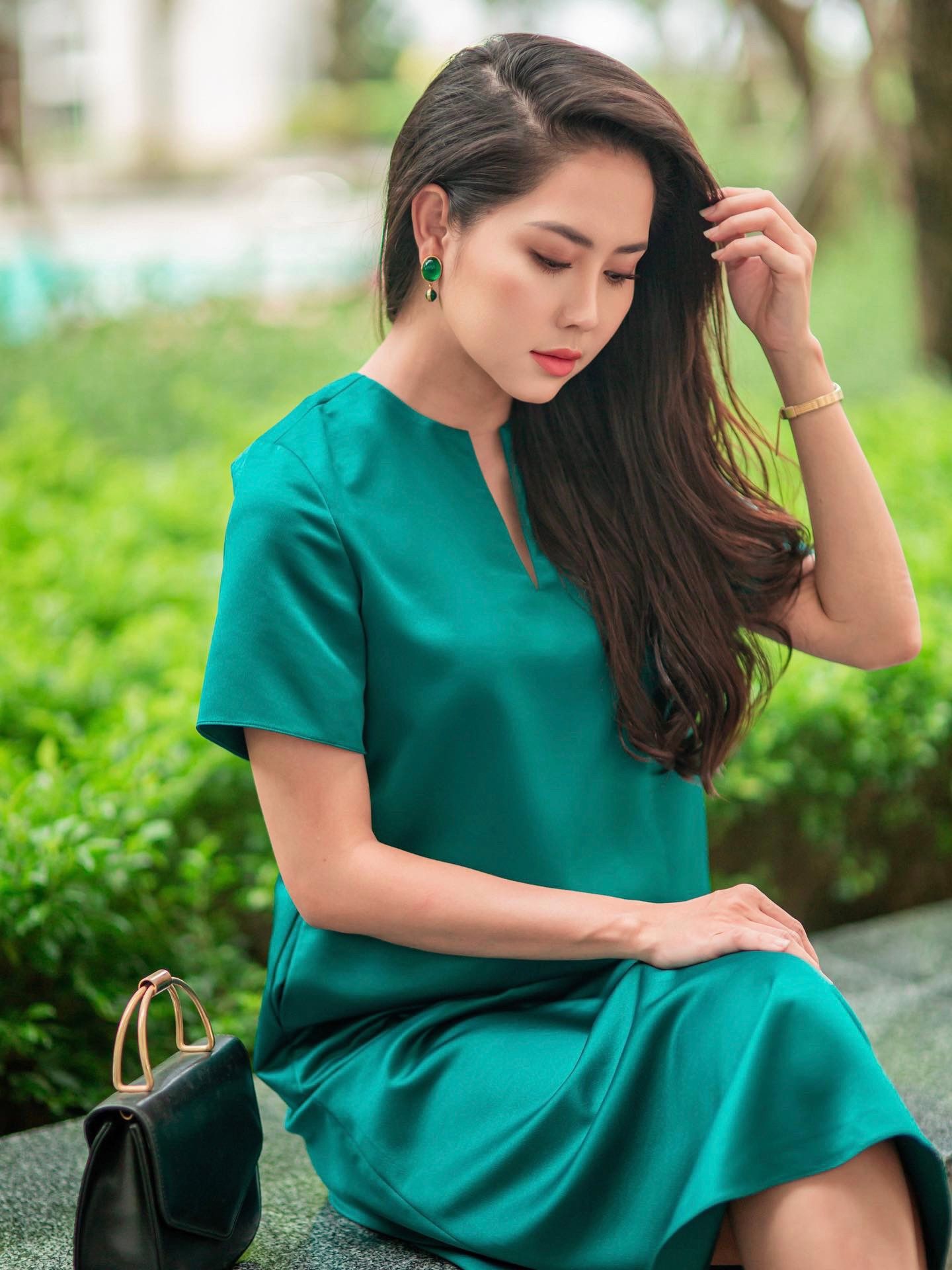  Đầm lụa hai da Mauve Y Neck dress 