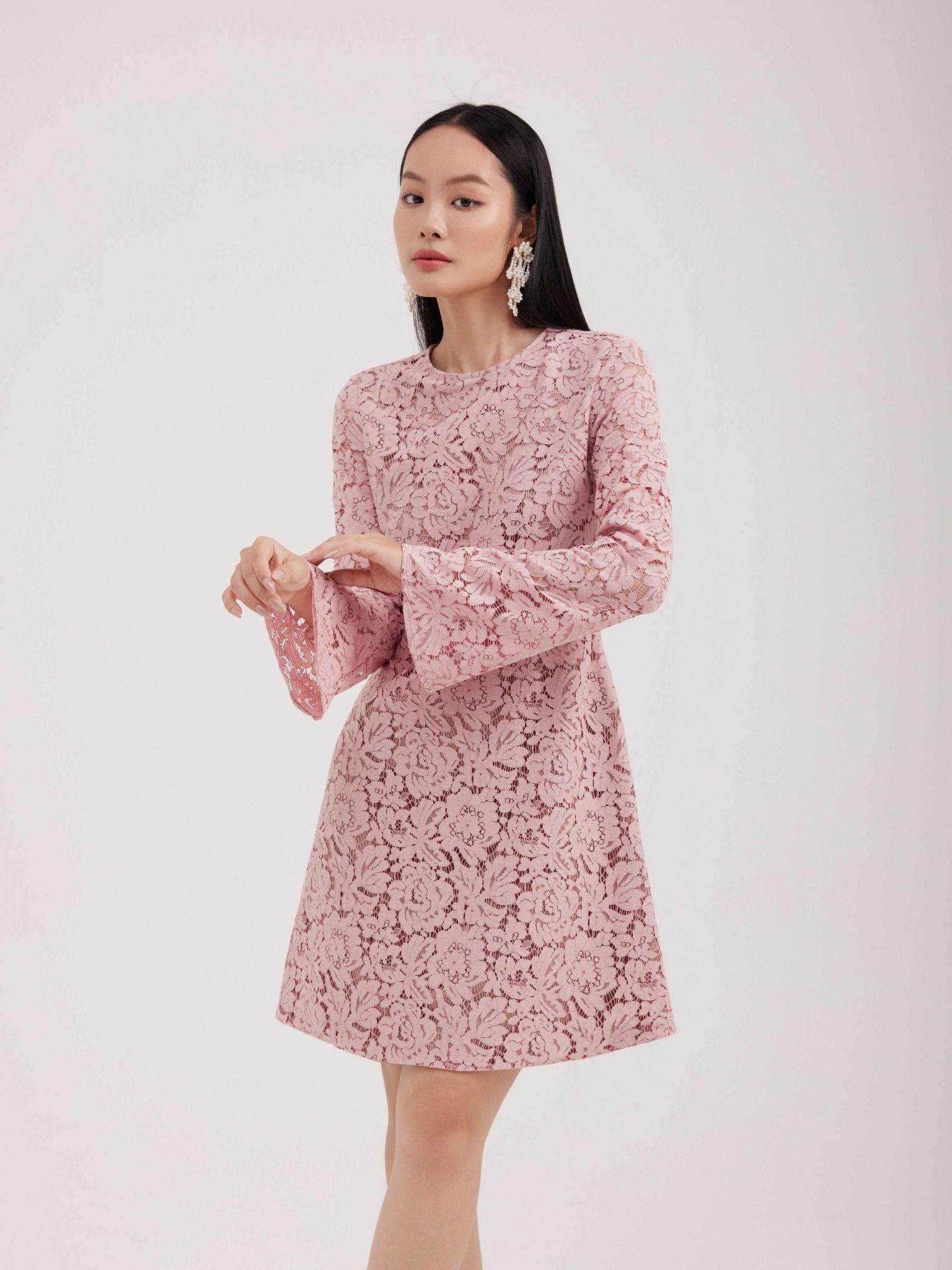  Đầm ren tay loe Mauve Flared Lace dress 