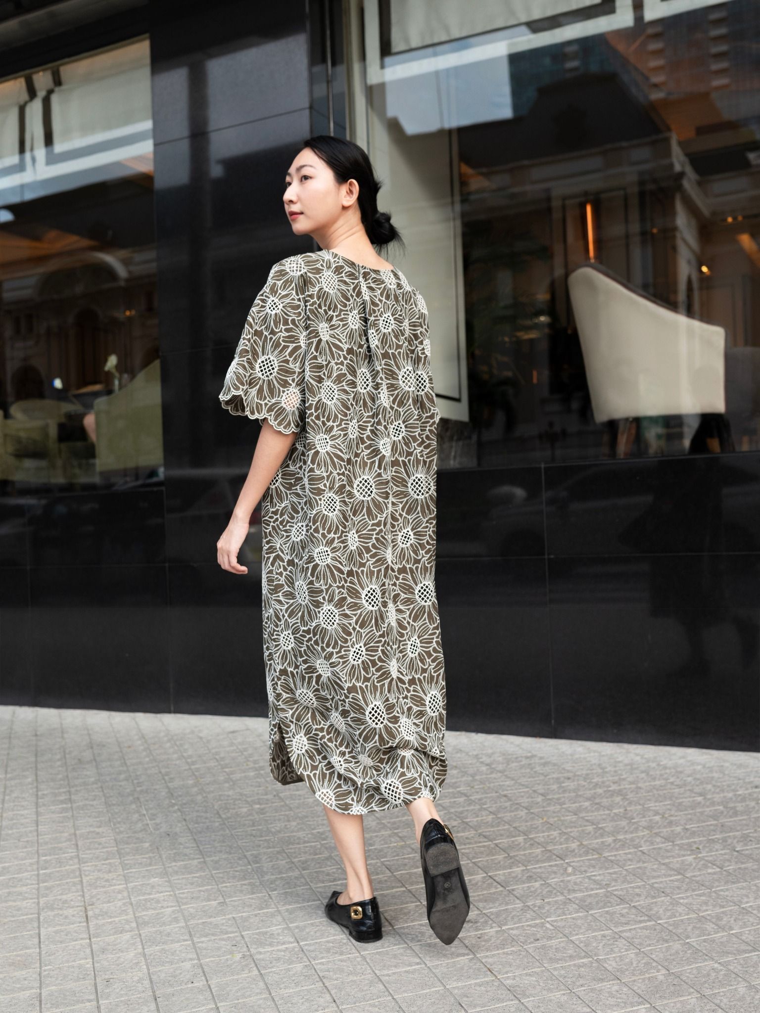  Đầm cotton thêu Mauve V neck dress 