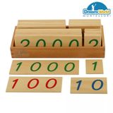  Giáo Cụ Montessori - Các thẻ số từ 1 đến 9000 cỡ lớn  - Large Wooden Number Cards With Box (1-9000) 