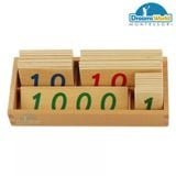  Giáo Cụ Montessori - Các thẻ số từ 1 đến 1000 cỡ lớn  - Large Wooden Number Cards With Box (1-1000) 