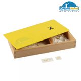  Giáo Cụ Montessori - Hộp phép tính nhân với bộ thẻ điều khiển bằng gỗ - Multiplication Equations and Products Box 