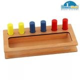  Giáo Cụ Montessori - Hộp hình trụ 3 màu  - Toddler Imbucare Peg Box 