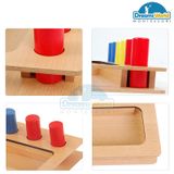  Giáo Cụ Montessori - Hộp hình trụ 3 màu  - Toddler Imbucare Peg Box 