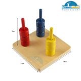  Giáo Cụ Montessori - 3 đĩa tròn khác màu trên 3 trục thẳng đứng - Colored Discs on 3 Colored Dowels-beech basic 