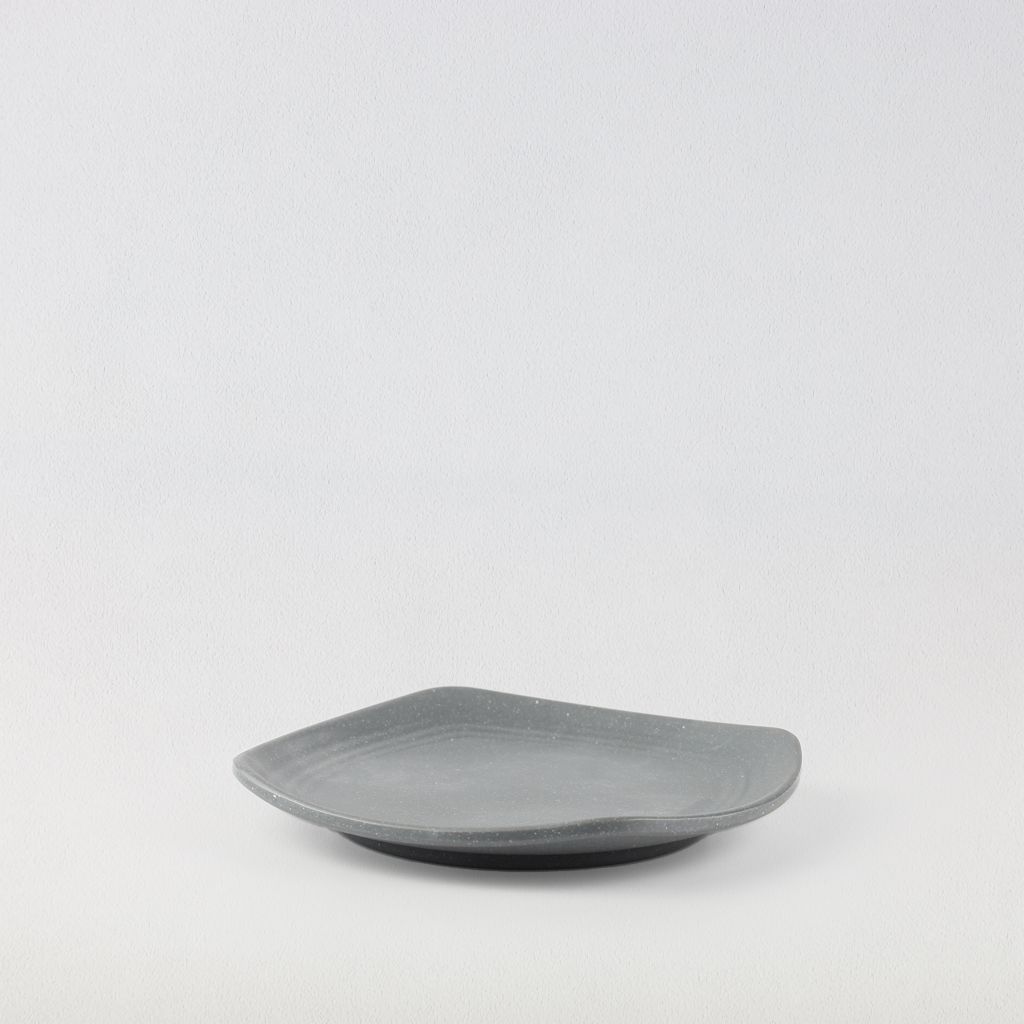 Dĩa Vuông Cạnh Tròn Nhám 7.5