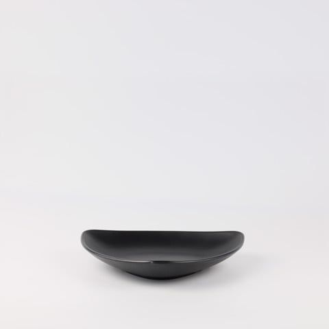 Matte triangle plate 8