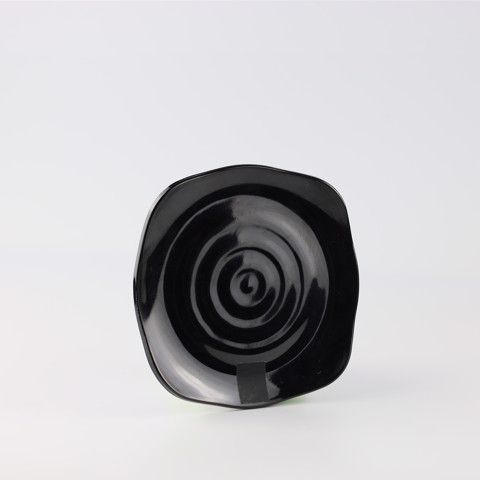 Square whorl plate 8