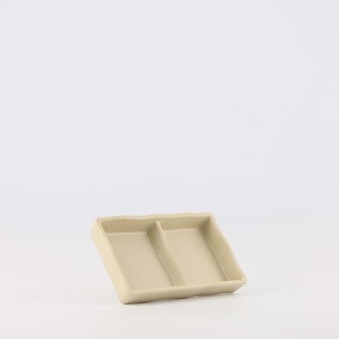 2 section matte sauce tray 5.3