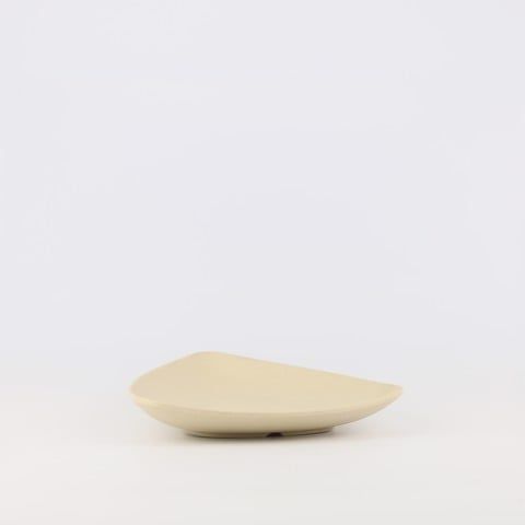 Matte triangle plate 8