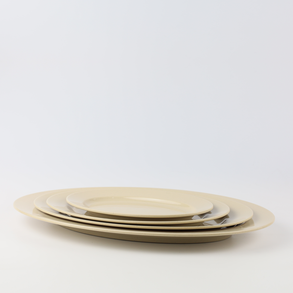 Oval plate 18