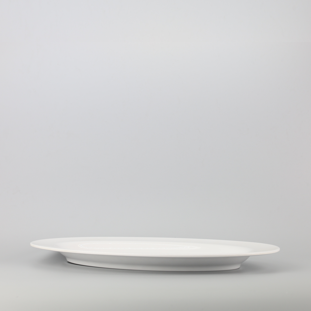 Oval Plate 16