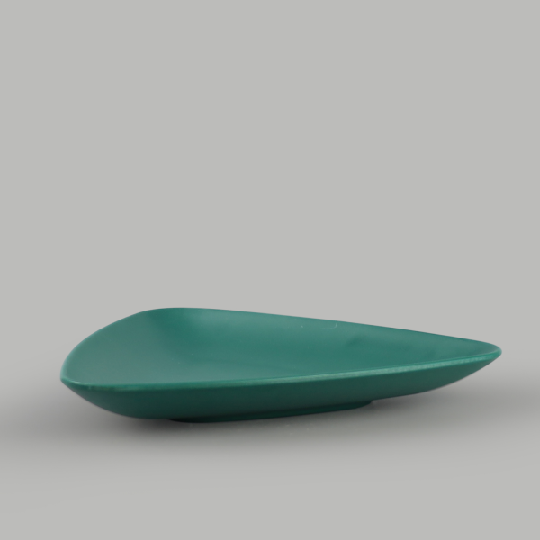 Matte triangle plate 9