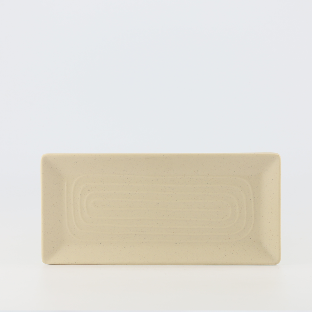 Matte rectangular plate 8.5