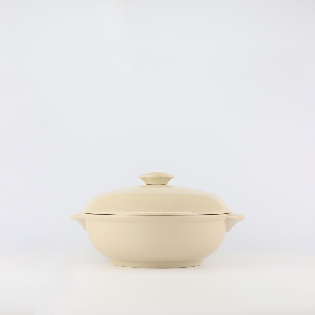 Oval Bowl with lid 10.5