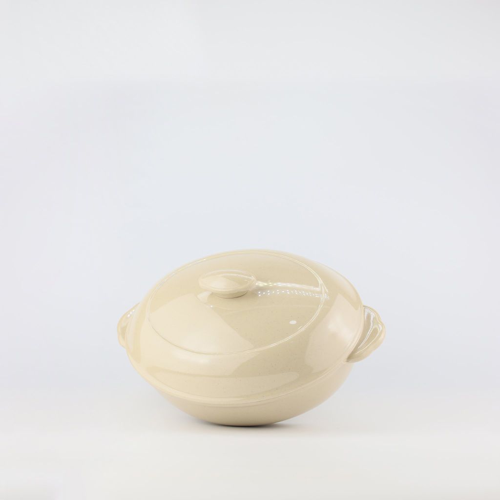 Oval Bowl with lid 10.5