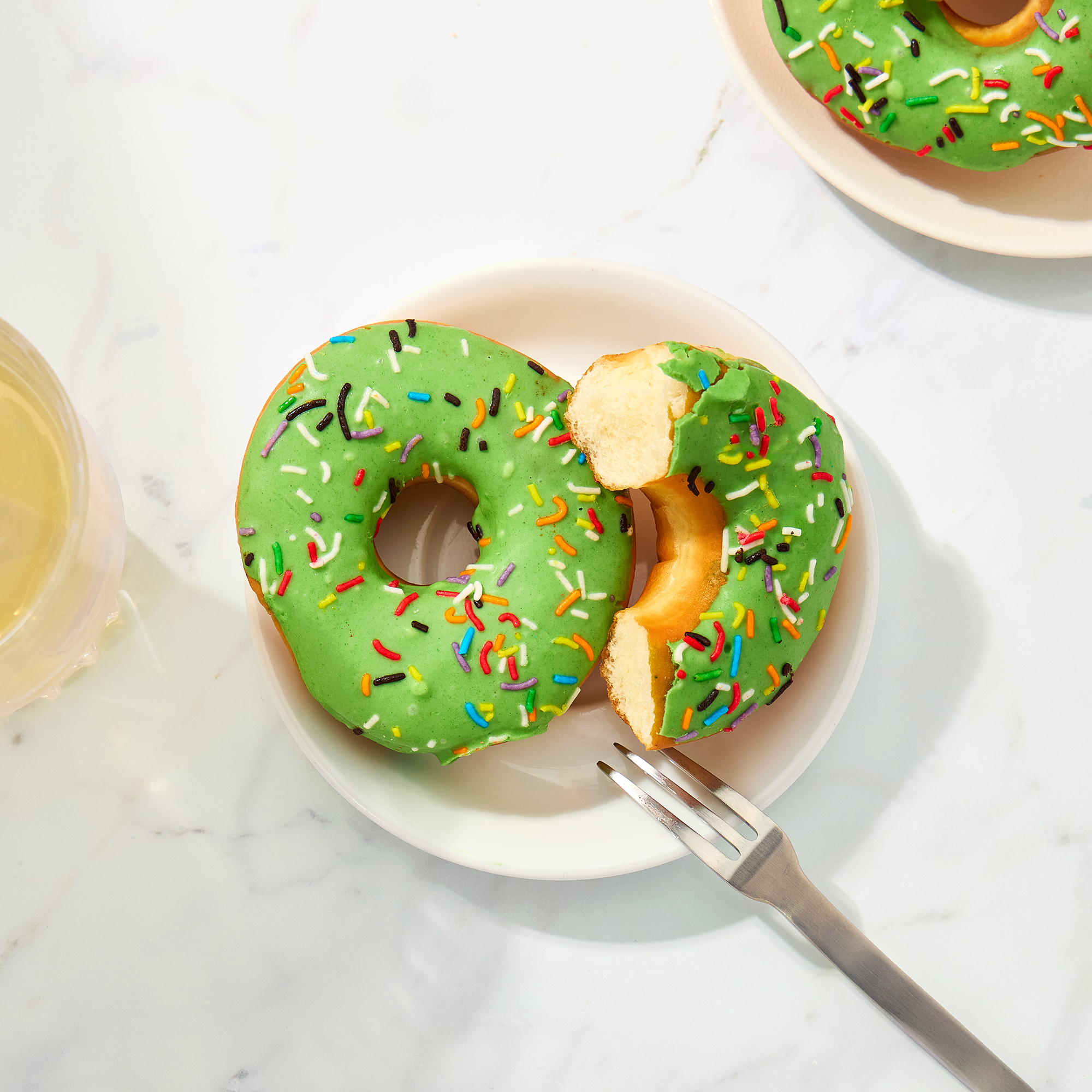 Bánh donut sô cô la trà xanh