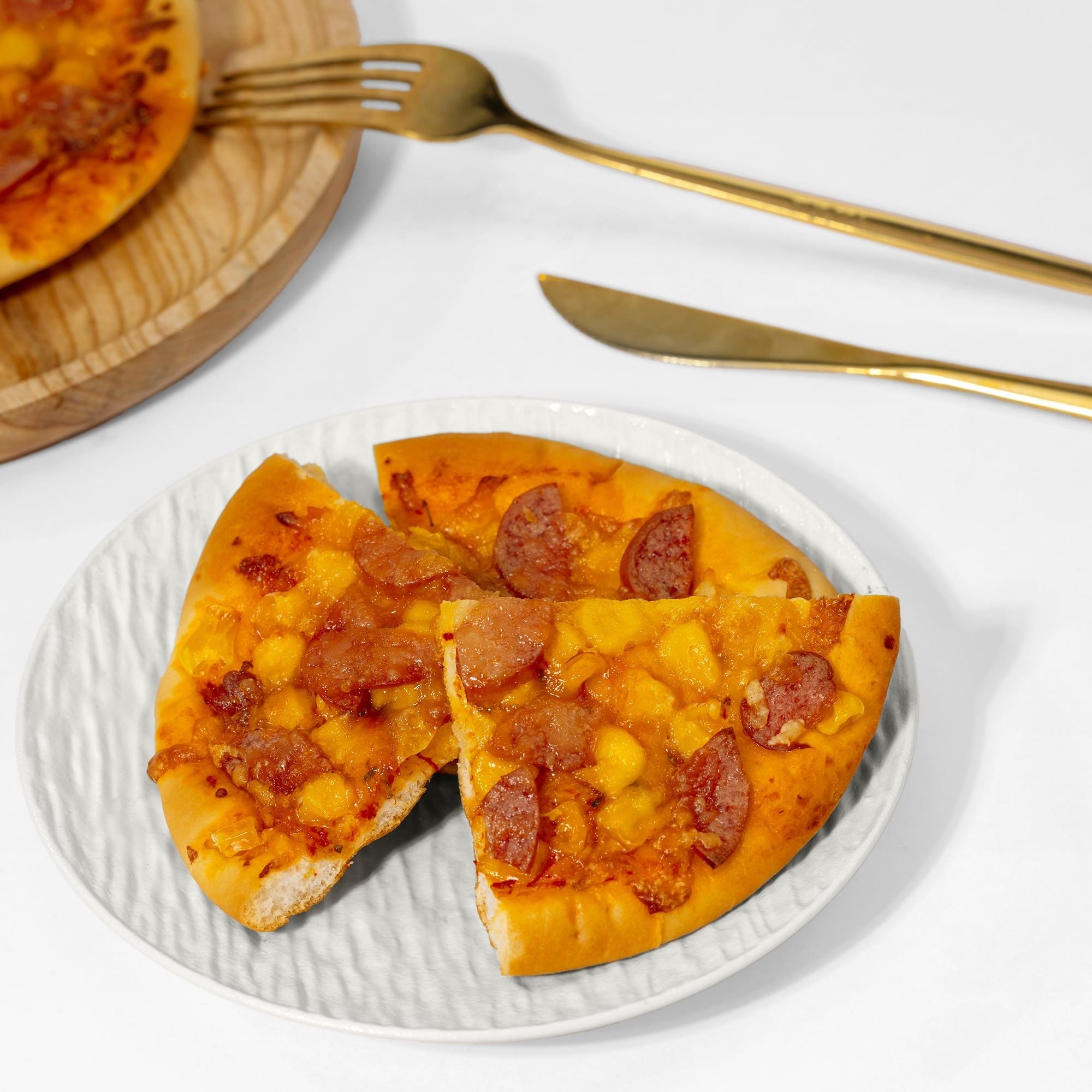 Bánh pizza xúc xích ngô