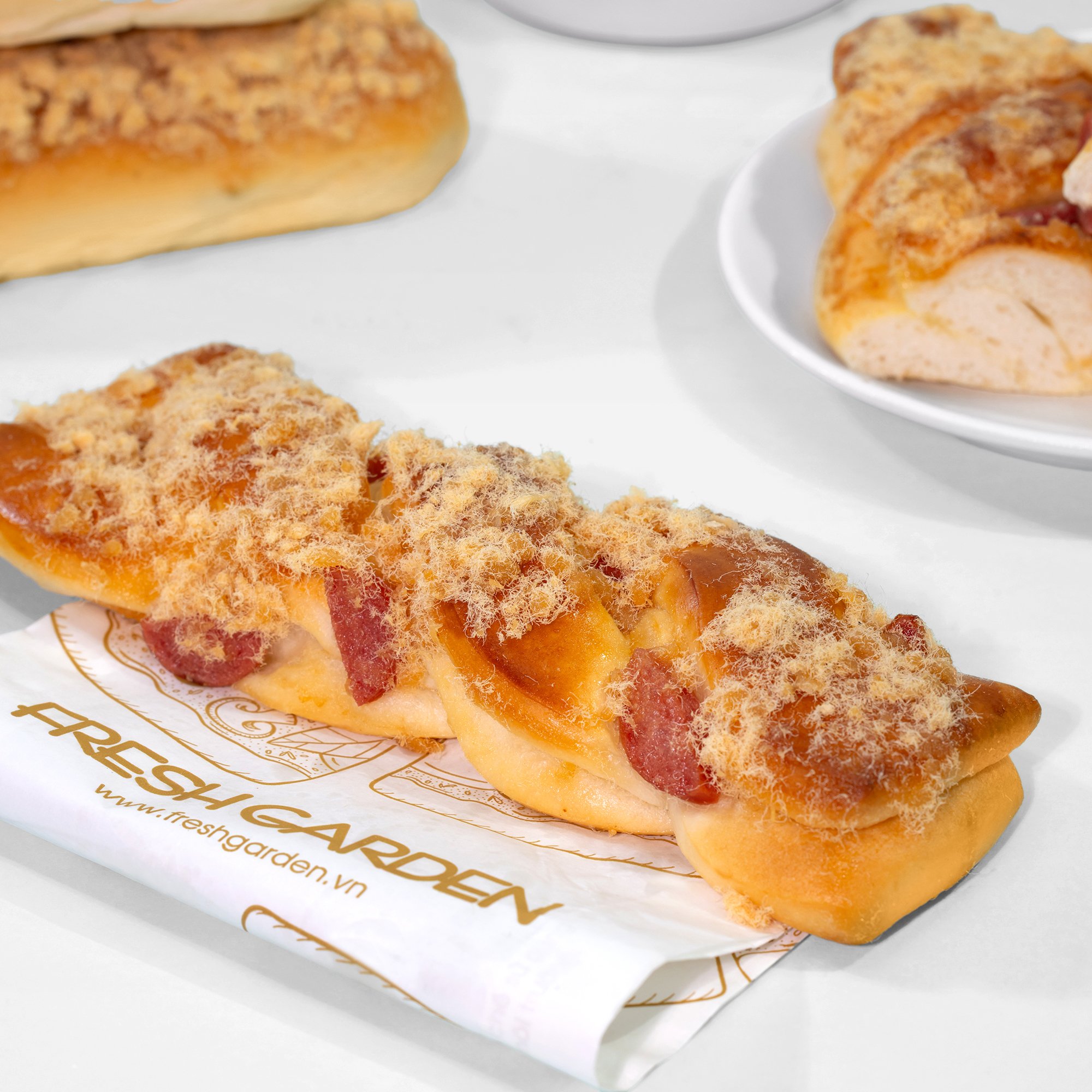 Bánh mì xúc xích cuộn thừng