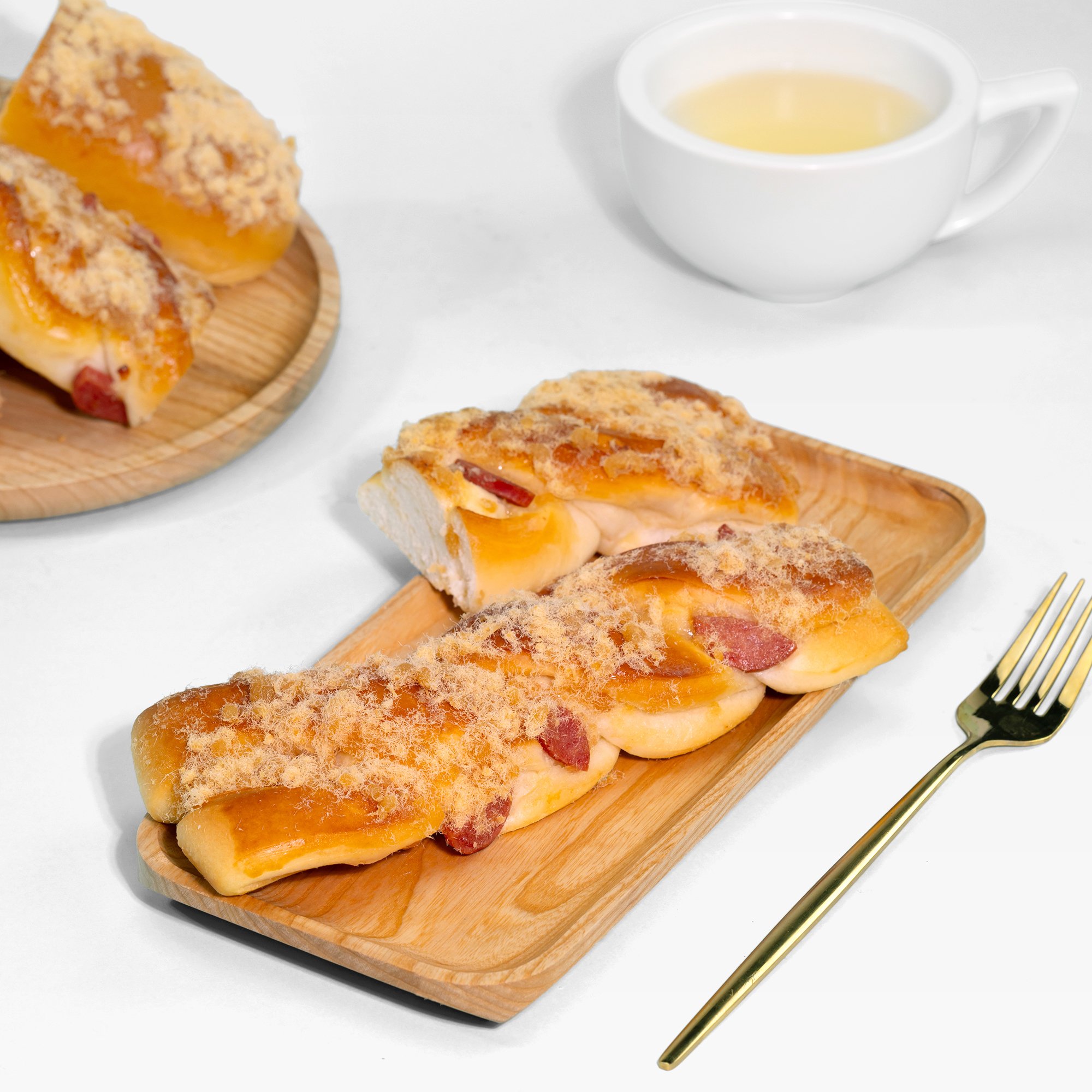 Bánh mì xúc xích cuộn thừng