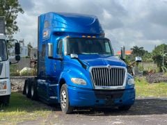 Xe đầu kéo Mỹ số tự động mới nhất 2023