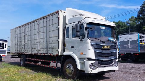 xe tải jac a5 8 tấn thùng kín