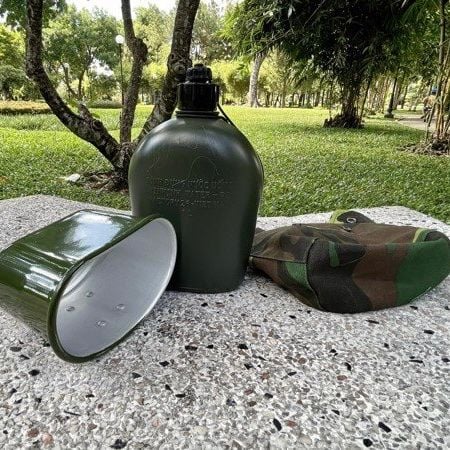  Bình tông(Bi đông) QUÂN ĐỘI đựng rượu, nước Có ca nhôm 