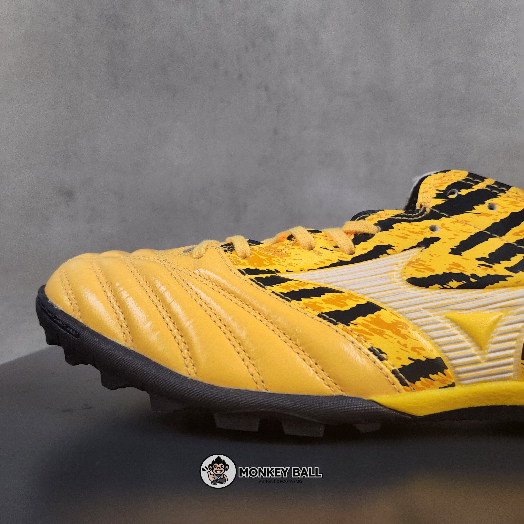 シューズ MORELIA NEO III PRO AS Mizuno Morelia Neo III Pro AG Shining - Biały/Cool Grey