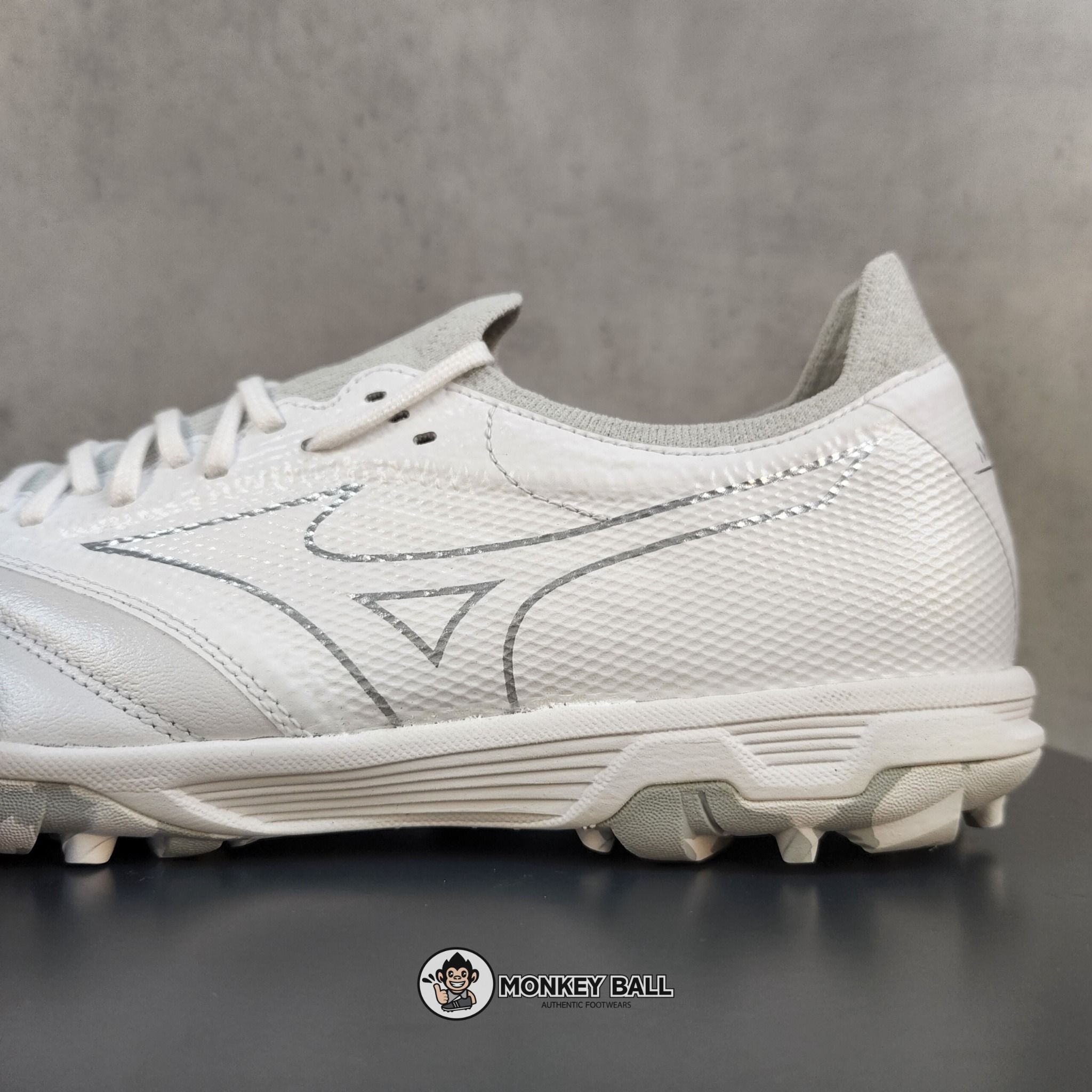  Mizuno Morelia Neo Sala Beta Japan TF - Q1GB229003 - Trắng / Bạc 