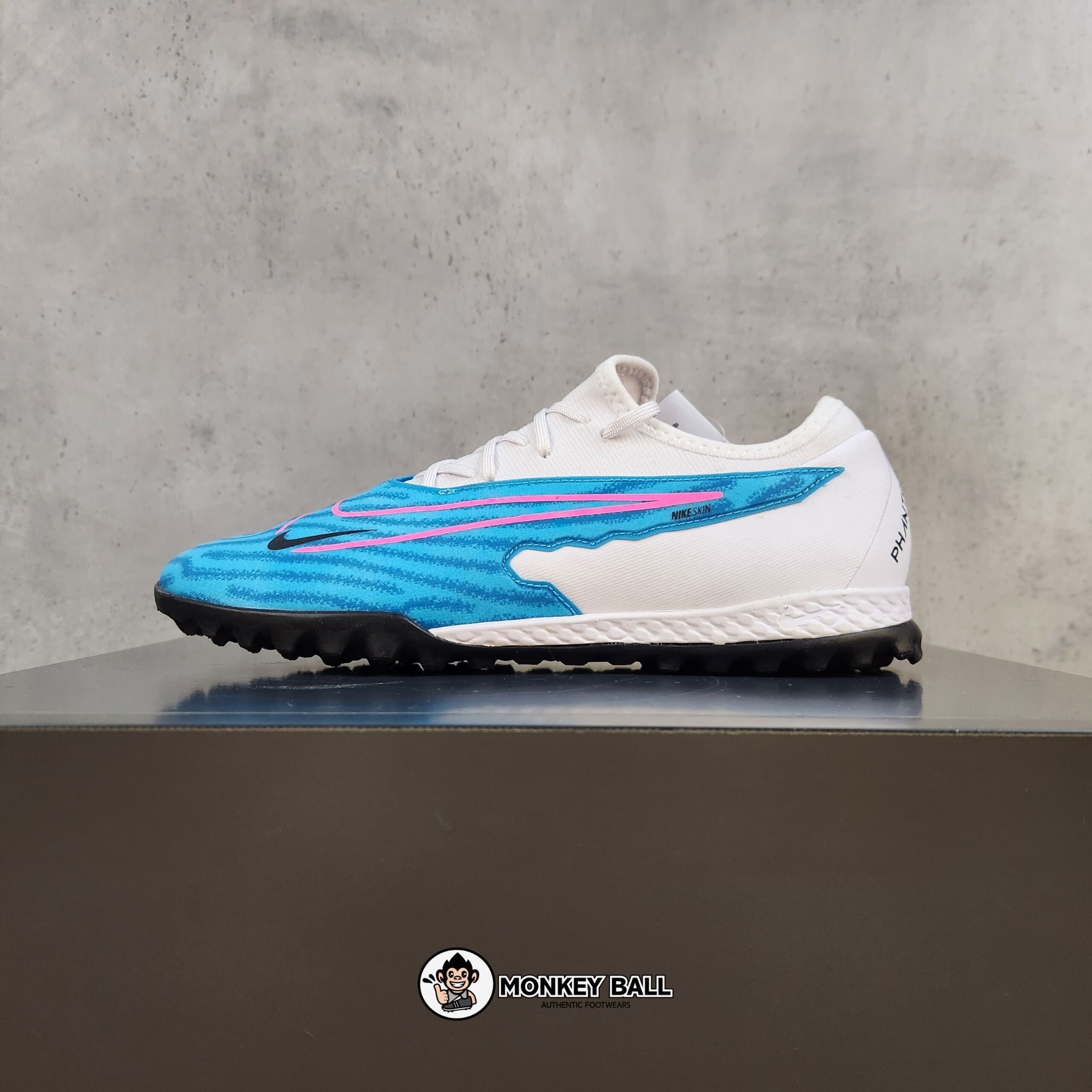  Nike React Phantom GX Pro 