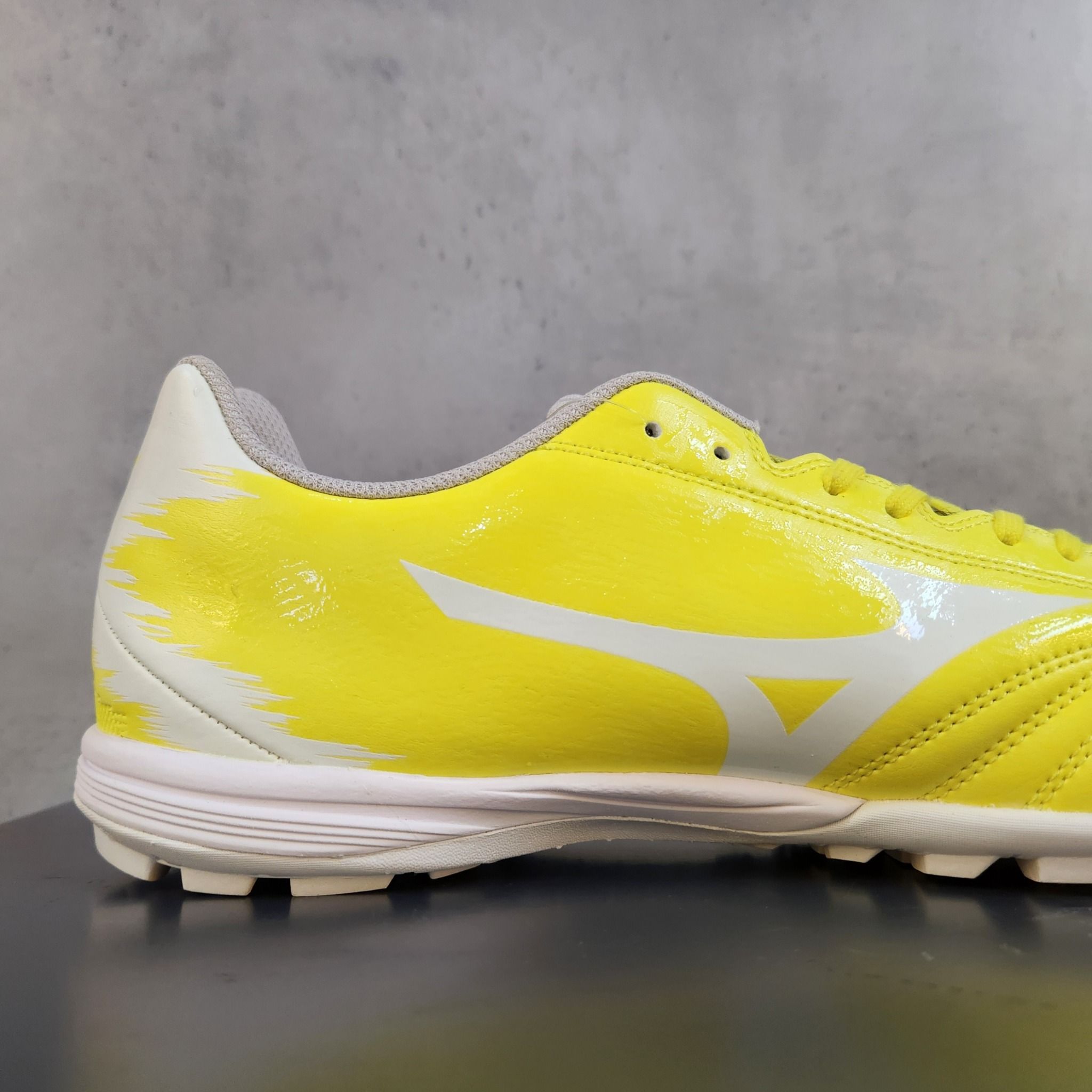  Mizuno Monarcida Neo Sala Pro TF - Q1GB232101 - Vàng / Trắng 