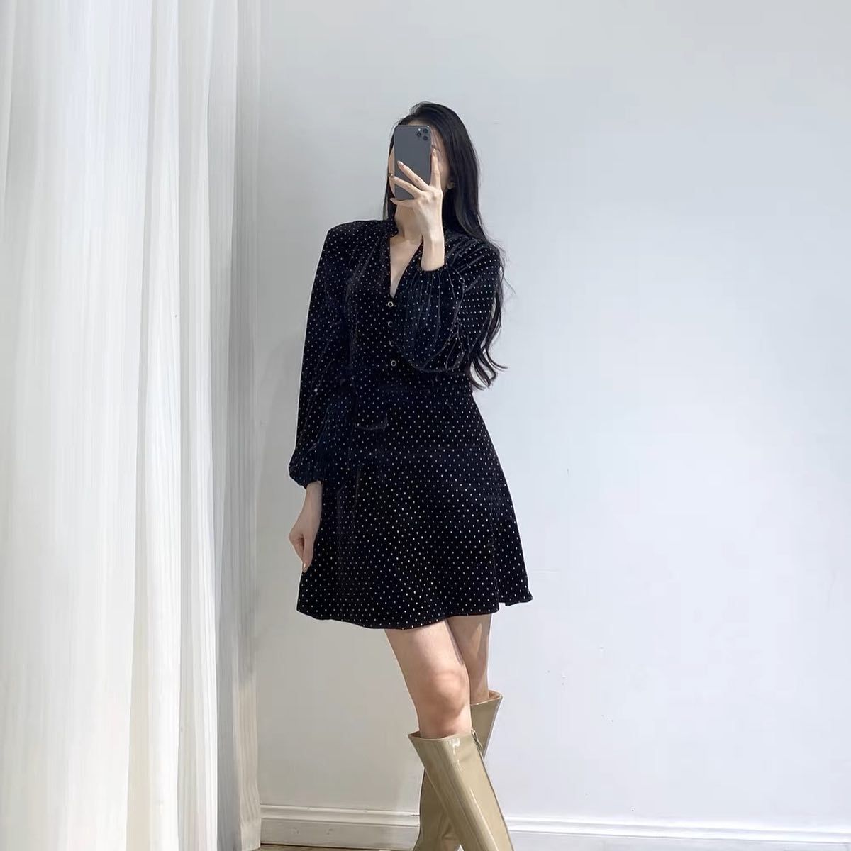 Váy nhung dáng ngắn cổ V Zara Auth New Tag có sẵn 1131302 1131302