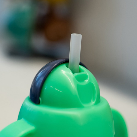  Bình nước Tommee Tippee SuperStar 300ml(Xanh/Vàng) 