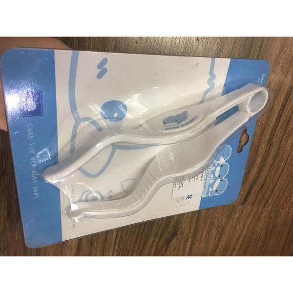  Kẹp gắp bình sữa & núm vú bằng nhựa Kuku KU5340 