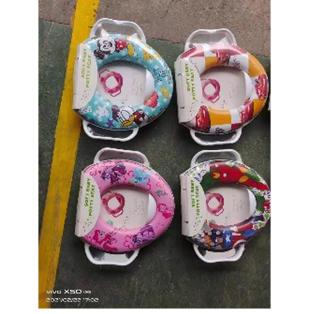  Bệ ngồi toilet nhân vật hoạt hình 