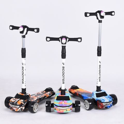  Xe scooter có thẻ xem phim Everest Kid 
