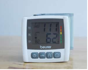  Máy đo huyết áp cổ tay Beurer BC30 