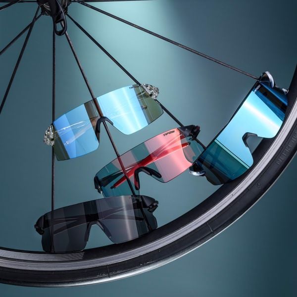  Kính mát thể thao 